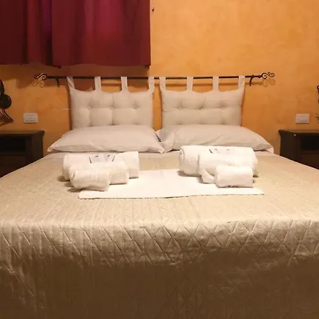 L’attico Piazza Sant’oronzo Bed & Breakfast *